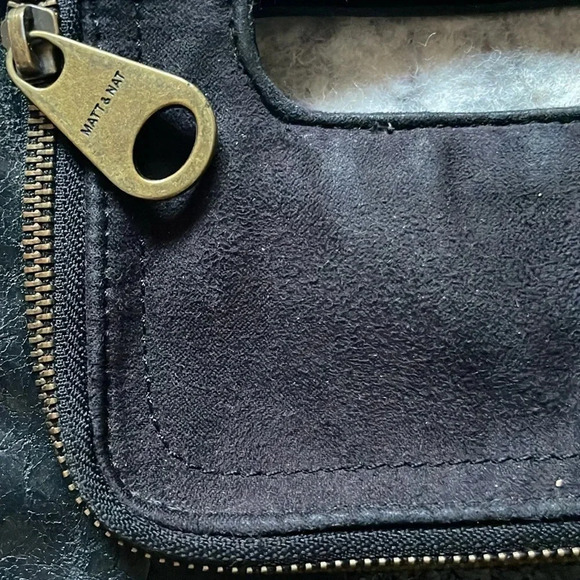 Vintage Matt & Nat Crossbody Purse - Picture 5 of 16